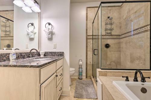 Gulf Coast Getaway With Water Views - Walk To Beach!