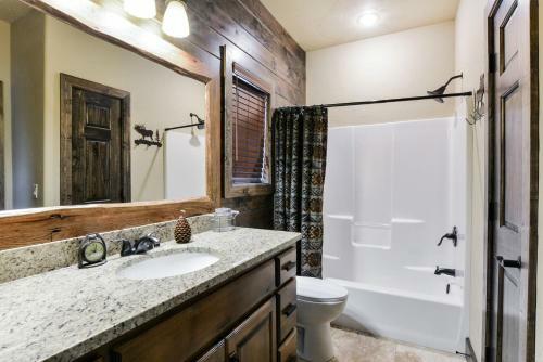 Luxury Lakefront Villa 2 Mi To Sdc Huge Pool Kayaks Dock
