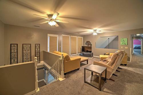 Charming Hillside Branson Home With Spacious Deck!