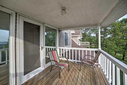 Charming Hillside Branson Home With Spacious Deck!