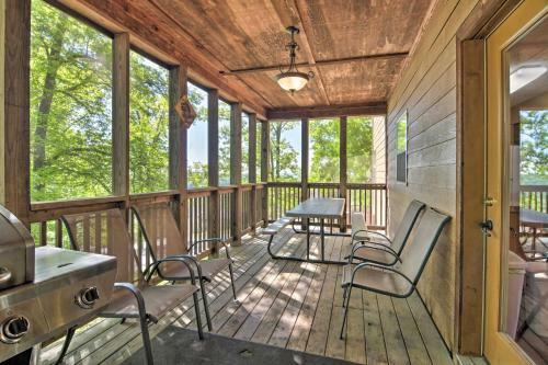 Refined Resort Residence Near Silver Dollar City!