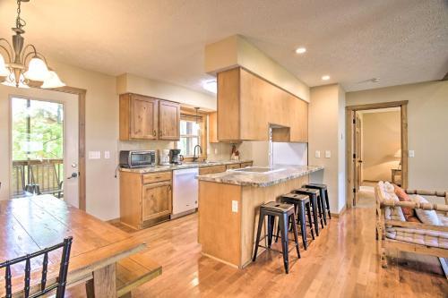 Refined Resort Residence Near Silver Dollar City!