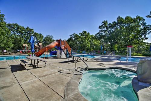Refined Resort Residence Near Silver Dollar City!