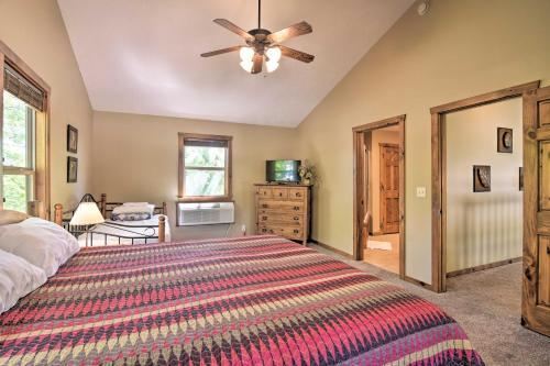 Refined Resort Residence Near Silver Dollar City!