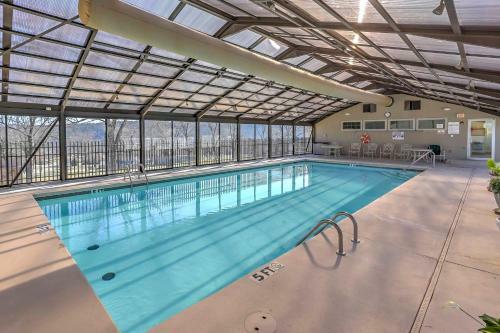Apartamento Condo With Pool Access - 5 Mins To Table Rock Lake!