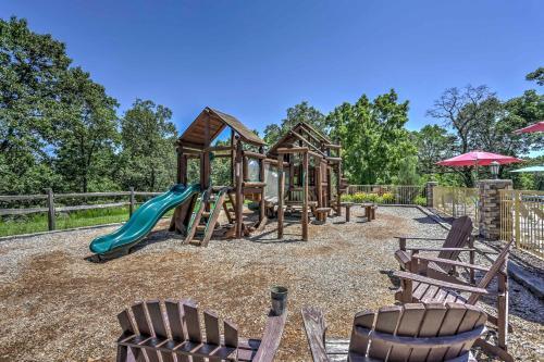 Frogs Hollow Home - 8 Miles To Table Rock Lake!