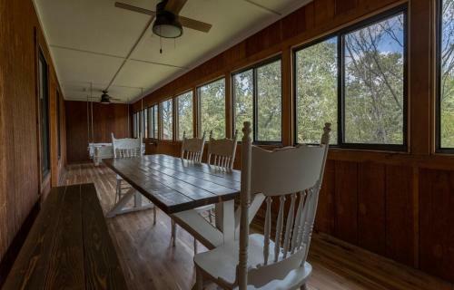 Ozarks Oasis Cabin
