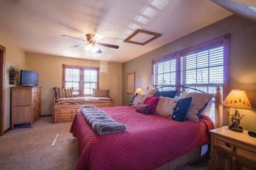 Lazy Time Lodge Cabin