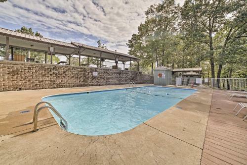 Apartamento Condo With Pool - 2 Miles To Silver Dollar City