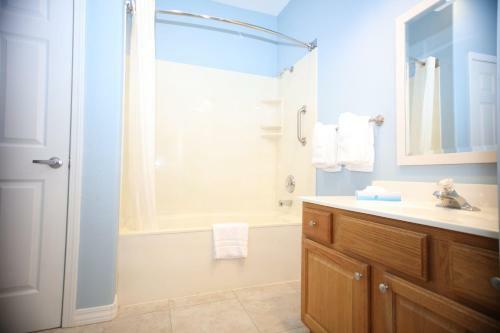 Spacious Palace View Condo 1br Standard