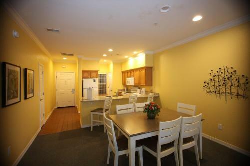 Spacious Condo In Heart Of Branson 2br Standard