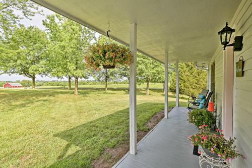Modern Excelsior Springs Home With Deck And 3 Acres!