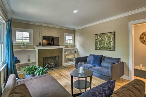 Bright Bungalow With Patio - Walk To Loose Park