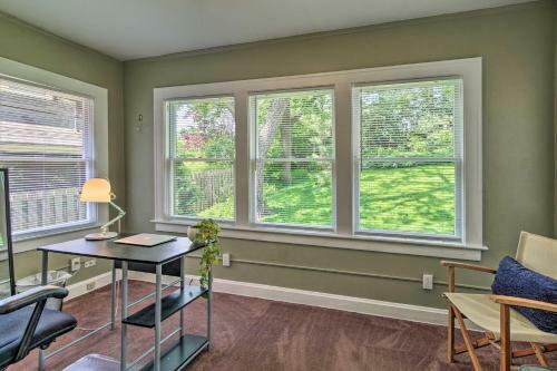 Bright Bungalow With Patio - Walk To Loose Park