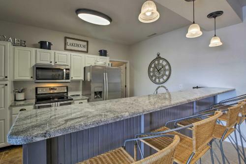 Townhouse With Shared Dock On Lake Of The Ozarks