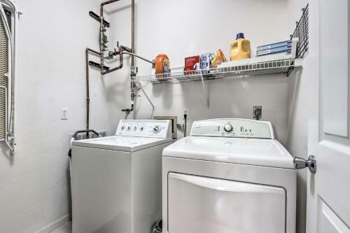 Apartamento Lakefront Condo With Private Dock And Boat Slip!