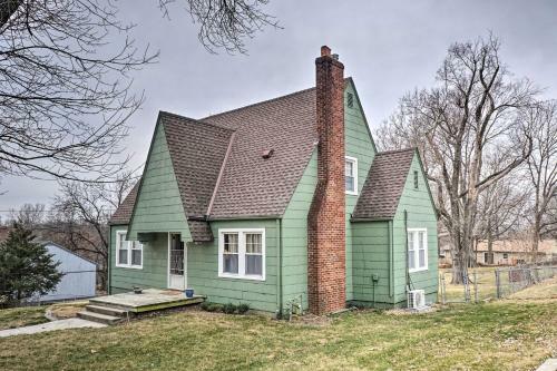 Kansas City Home With Large Yard Pets Welcome