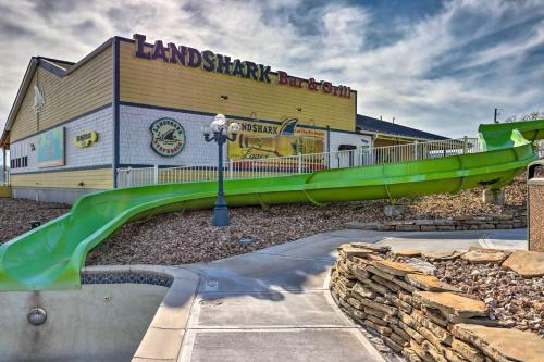 Luxury Margaritaville Family Retreat With Deck!