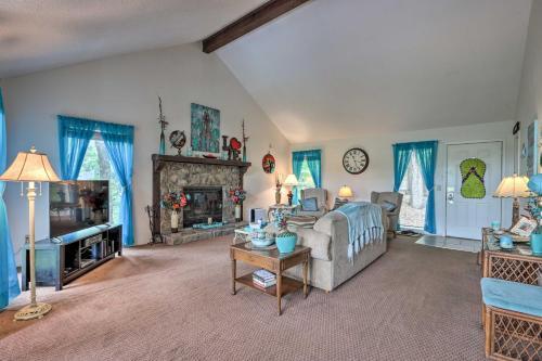 Osage Beach Home With Deck Less Than 1 Mi To The Lake!