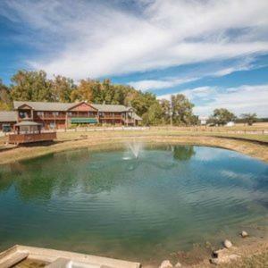 Hotel Bullwinkles Rustic Lodge