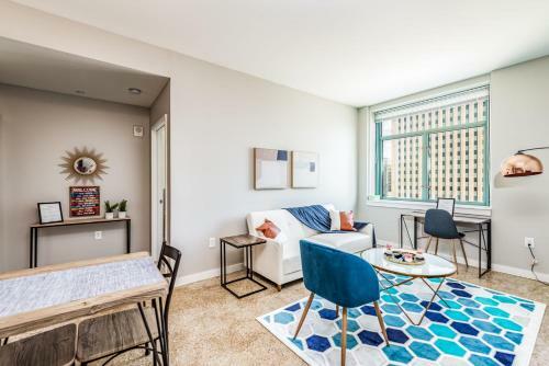 Jacuzzi In The Sky Luxe Condo By Cozysuites