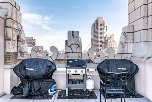 Jacuzzi In The Sky Luxe Condo By Cozysuites