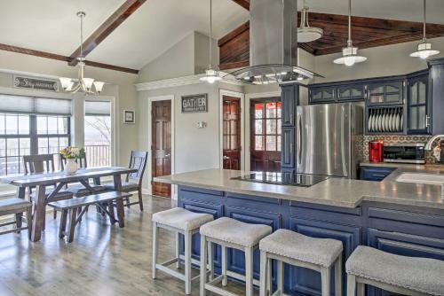 Pet-friendly Reeds Spring Home Less Than 1 Mi To Lake