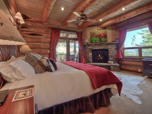 Souvenirs Lodge By Big Sky Vacation Rentals