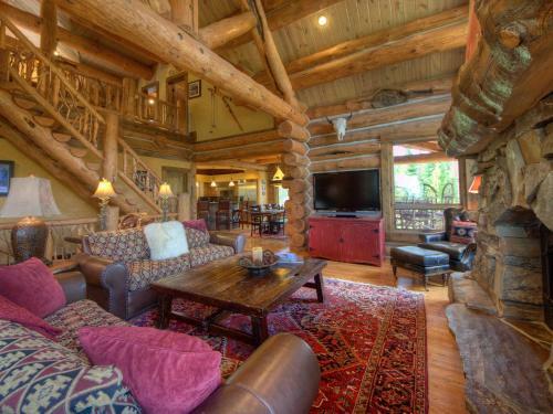 Souvenirs Lodge By Big Sky Vacation Rentals