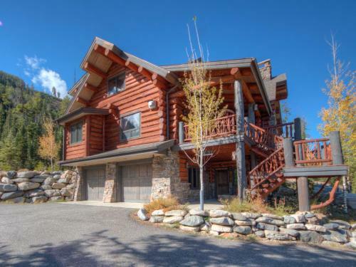 Souvenirs Lodge By Big Sky Vacation Rentals