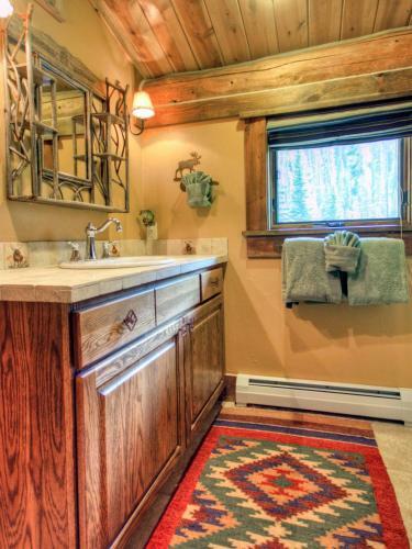 Souvenirs Lodge By Big Sky Vacation Rentals