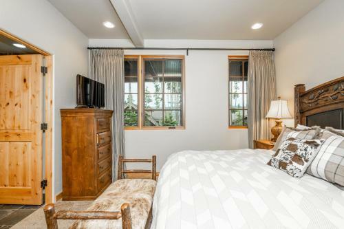 Full Moon Ski Chalet