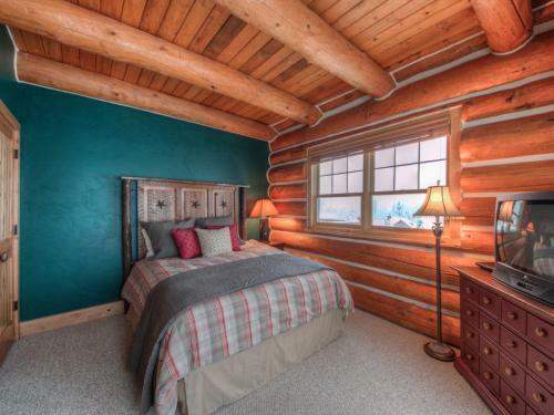 Powder Ridge 5br Cabins By Big Sky Vacation Rentals