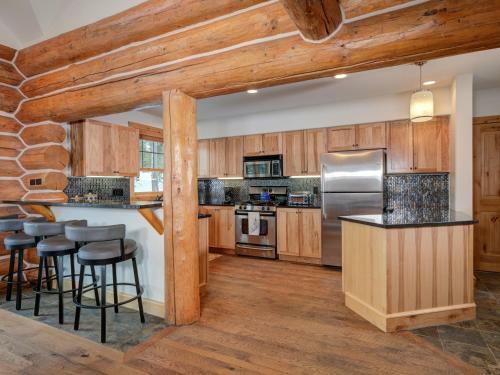 Powder Ridge 5br Cabins By Big Sky Vacation Rentals