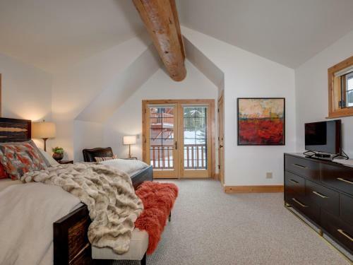 Powder Ridge 5br Cabins By Big Sky Vacation Rentals