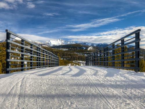 Powder Ridge 5br Cabins By Big Sky Vacation Rentals
