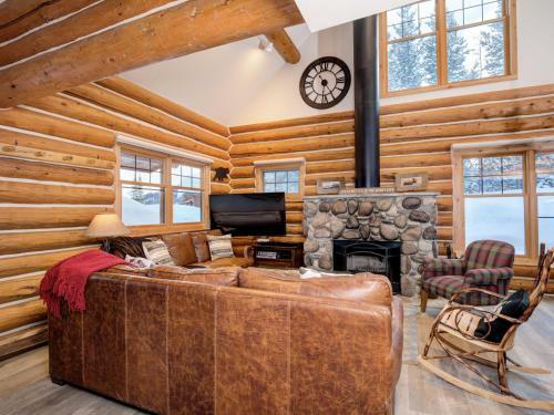 Powder Ridge Trapper Cabins By Big Sky Vacation Rentals