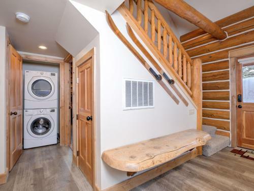 Powder Ridge Trapper Cabins By Big Sky Vacation Rentals