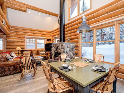 Powder Ridge Trapper Cabins By Big Sky Vacation Rentals