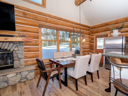 Powder Ridge Trapper Cabins By Big Sky Vacation Rentals