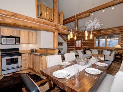 Powder Ridge Trapper Cabins By Big Sky Vacation Rentals