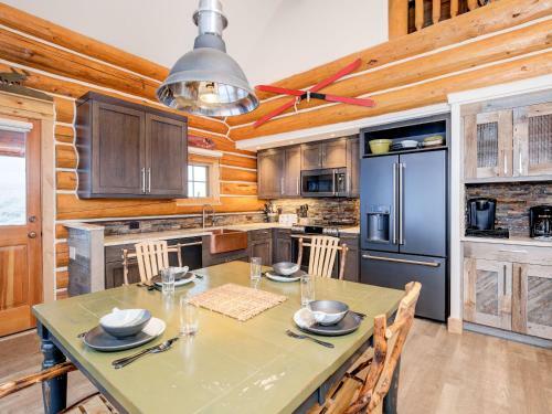 Powder Ridge Trapper Cabins By Big Sky Vacation Rentals