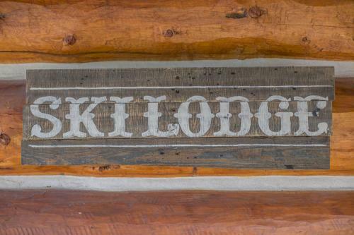 Powder Ridge Trapper Cabins By Big Sky Vacation Rentals