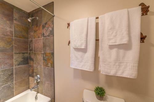 Powder Ridge Trapper Cabins By Big Sky Vacation Rentals