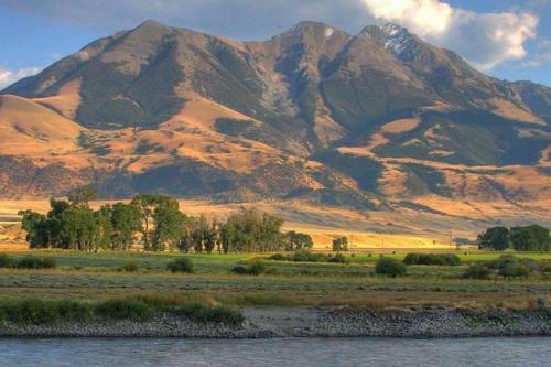 The Yellowstone River, The Beautiful Cutbow Suite And You