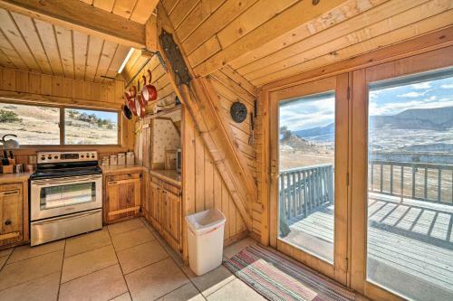 Unique Cabin With Indoor Pool And Mountain Views!
