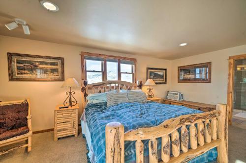 Unique Cabin With Indoor Pool And Mountain Views!