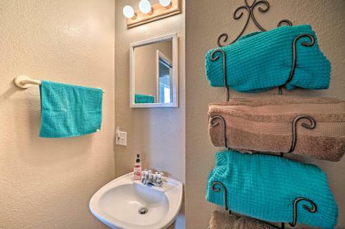 Cozy Cottage With Yard - Walk To Downtown Red Lodge!