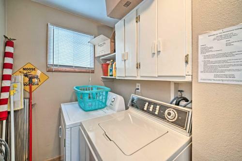 Cozy Cottage With Yard - Walk To Downtown Red Lodge!