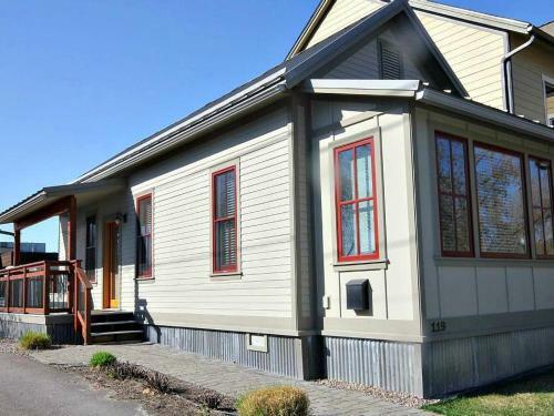 Walker's Cottage Home